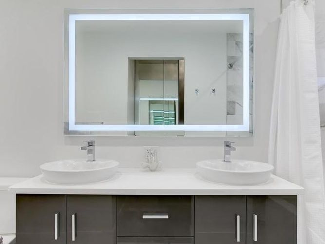 Bathroom 22c